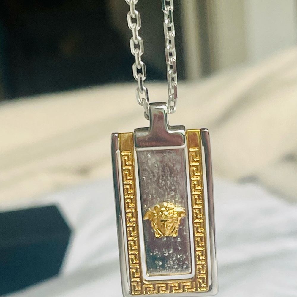 Never before worn Versace pendant necklace with box & authenticity card!